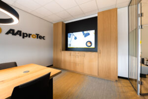 AA Protec Video-wandmeubel door GH Interieurbouw